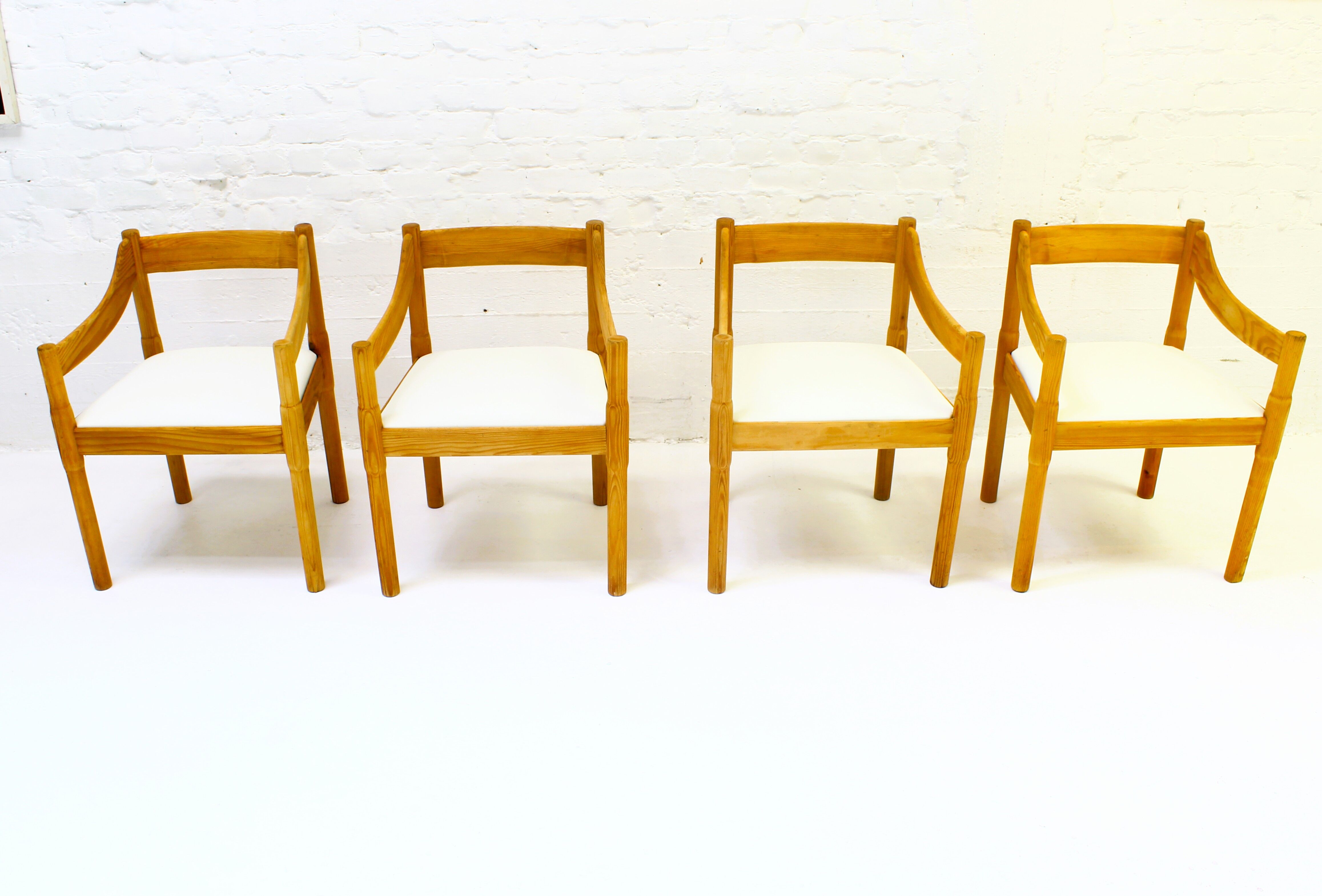 4 dining chairs "Carimate" by Vico Magistretti for Cassina,