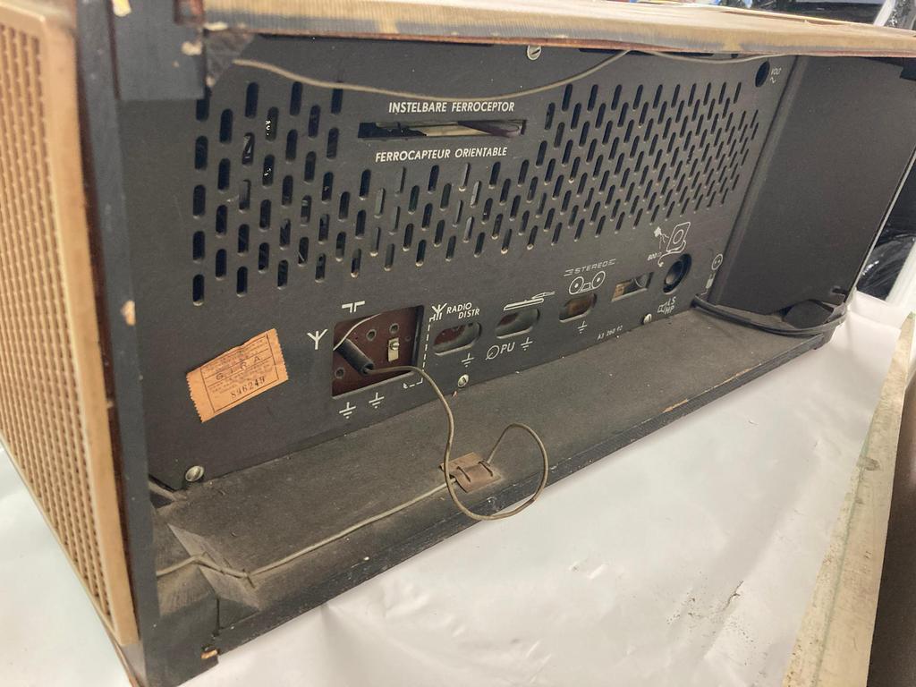 Vintage radio Philips, not working