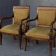 Paire de fauteuils en noyer de style restauration