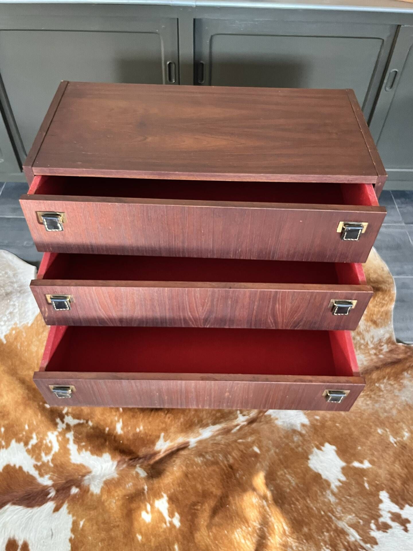 Vintage chest of drawers