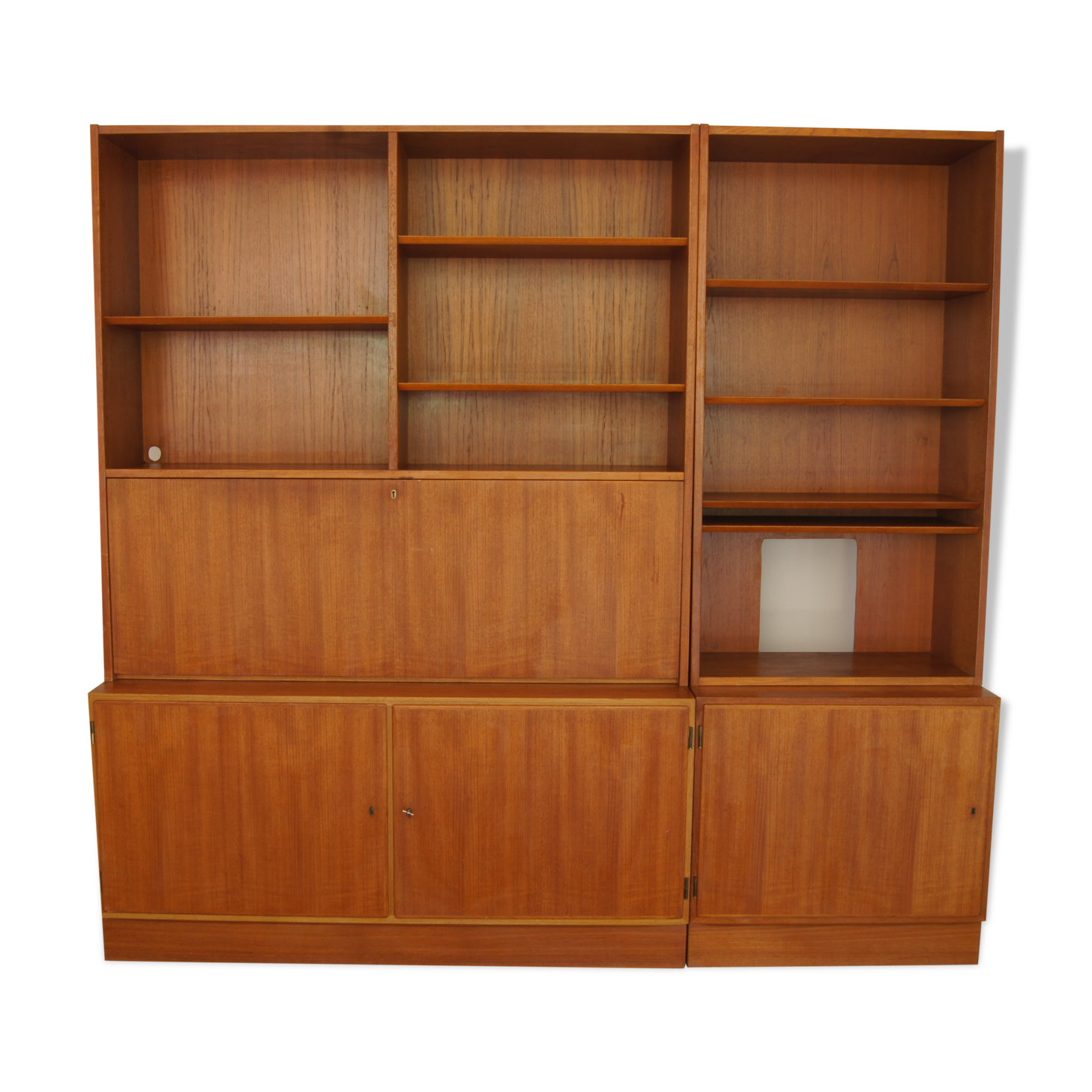 Set of 2 teak wood bookcases by Hundevad & Co