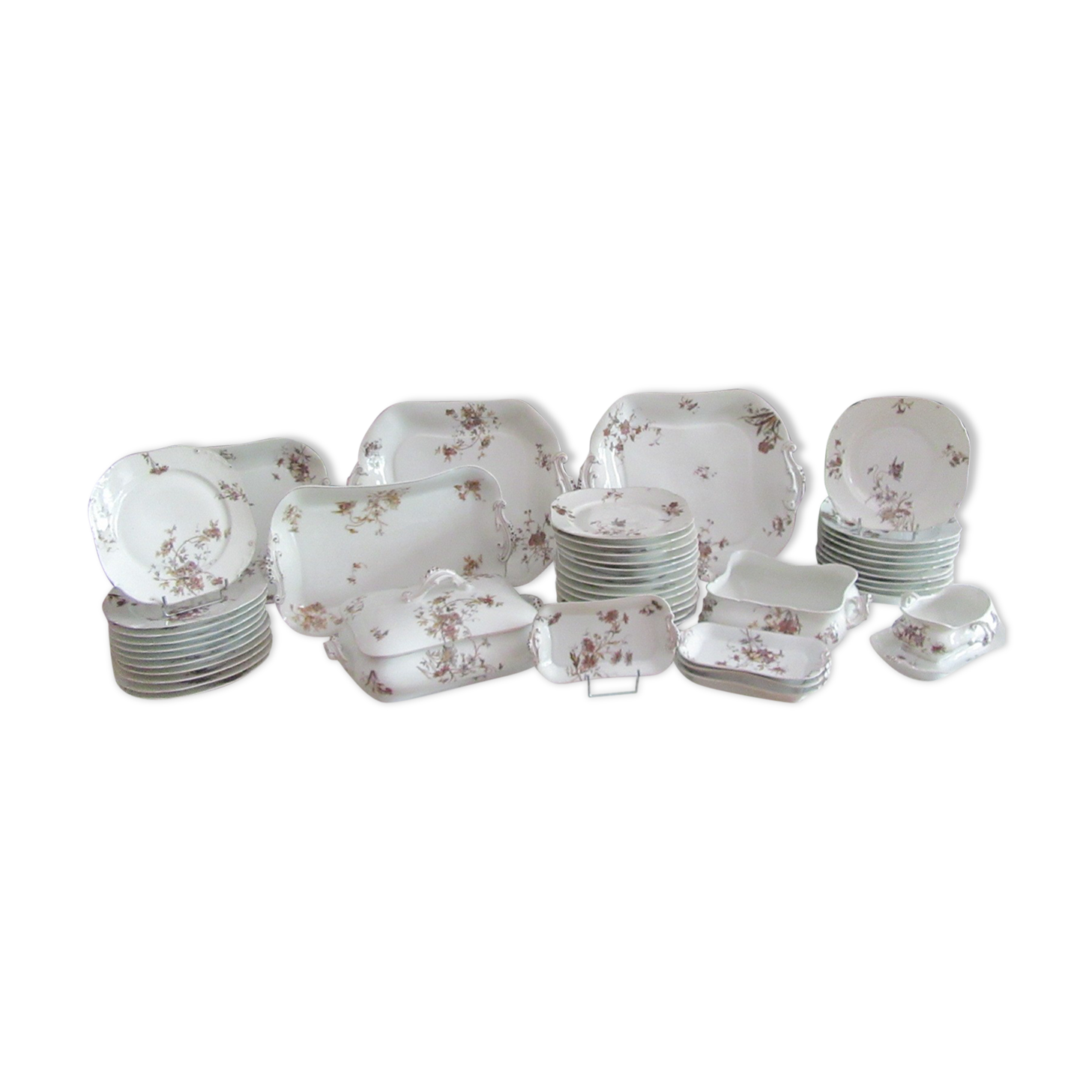 Limoges antique porcelain table service 45 pieces