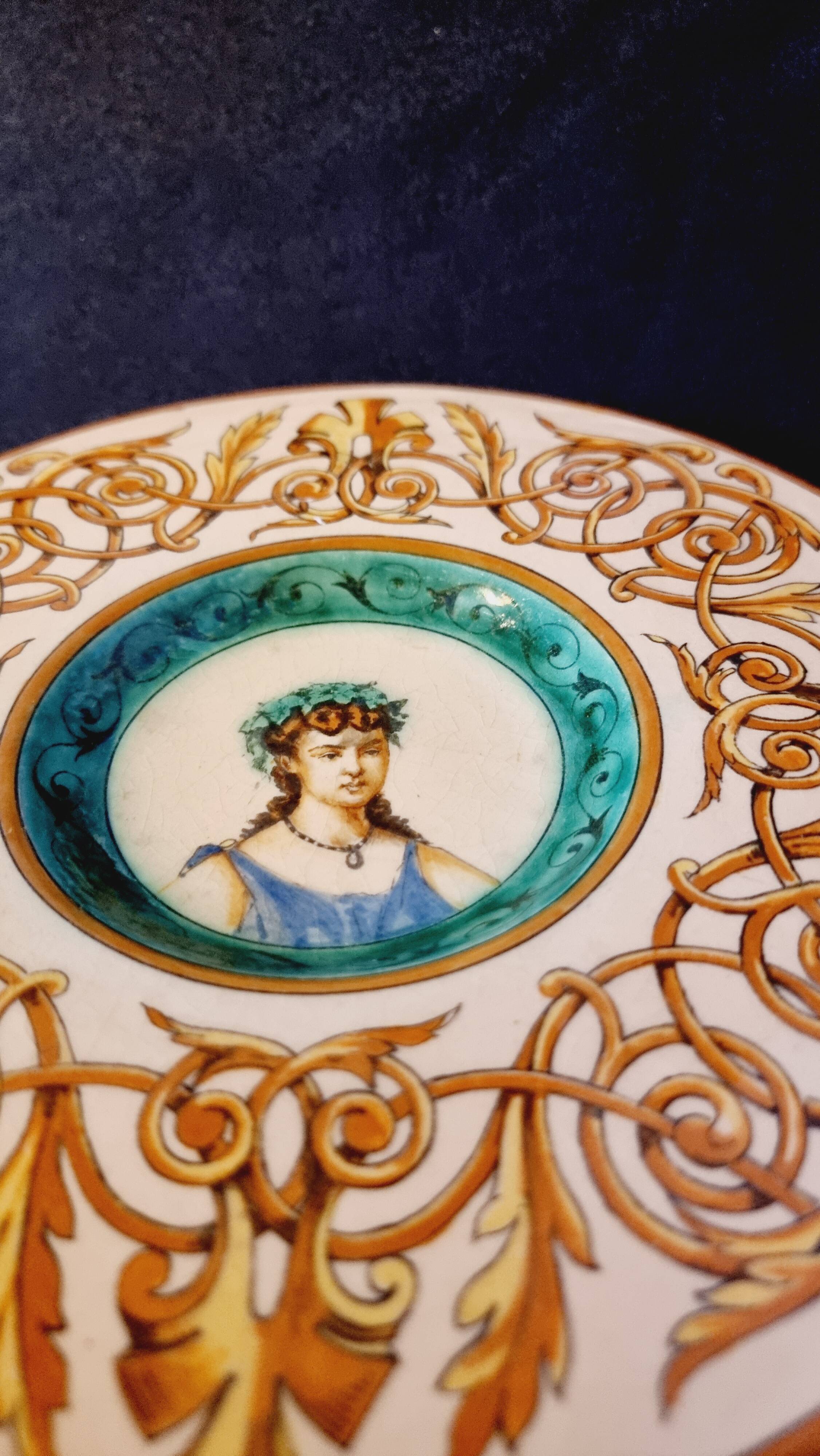 Italian faience plate with a female portrait decoration, Renaissance style.