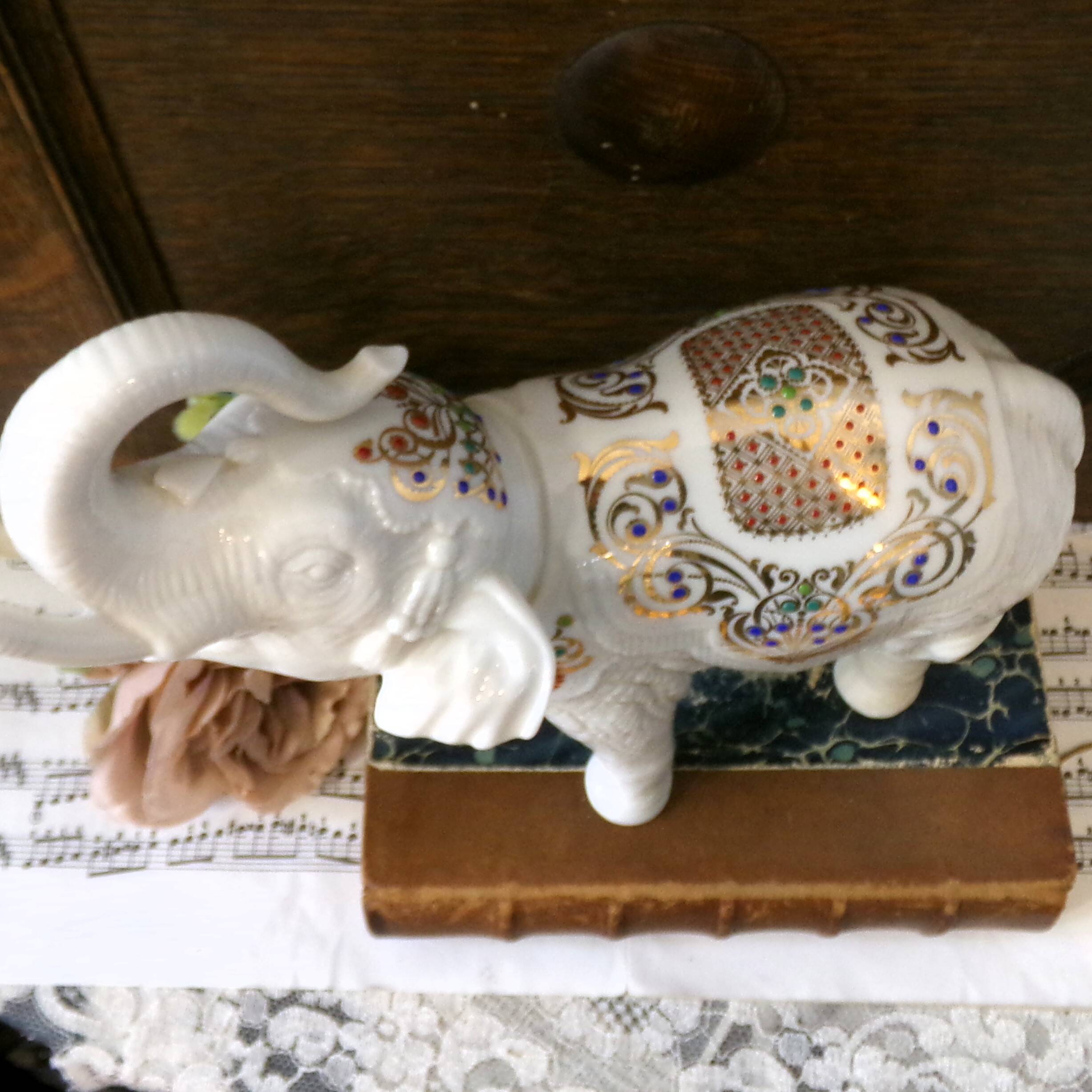 Lenox China Jewels Palace Elephant Fabriqué aux États-Unis