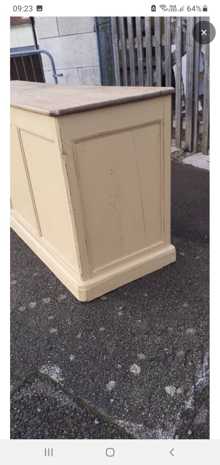 Counter trade furniture