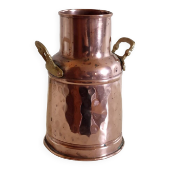 Petit pot à lait cuivre