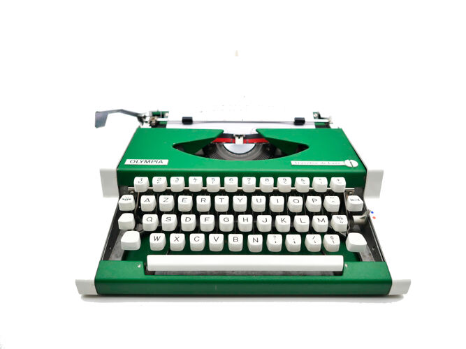 Machine à écrire Olympia Traveller de Luxe Vert anglais révisée ruban neuf