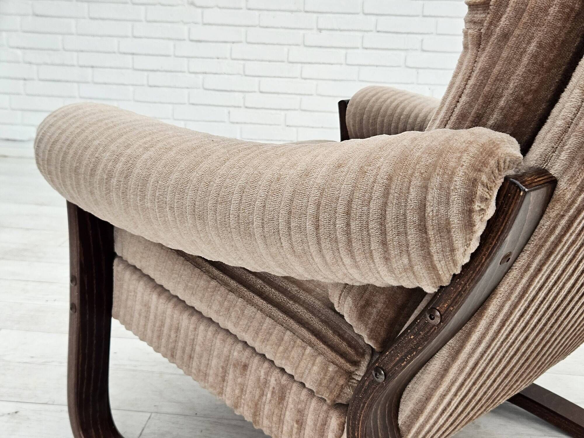 1970s, pair of Danish lounge chairs, original very good condition, corduroy.