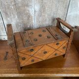Ancien Pot A Tabac Boite Bois Forme Coffre Moyen Âge Vintage