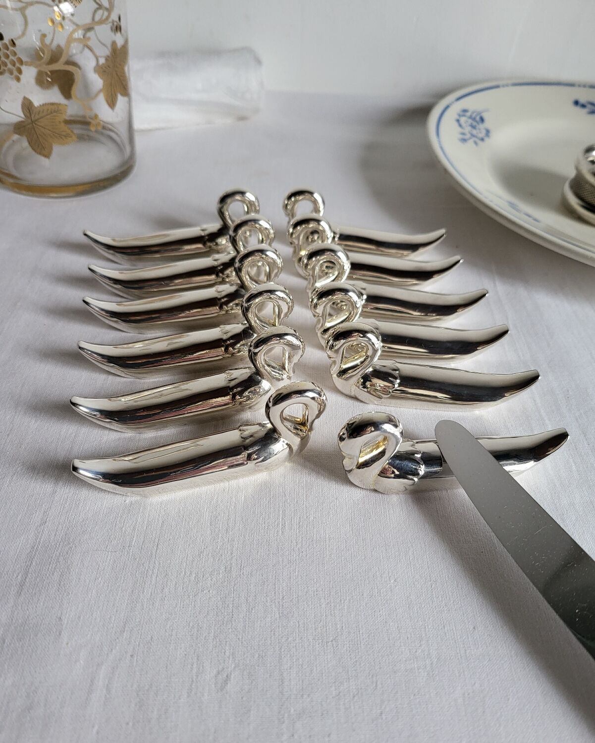 12 Silver-Plated Swan Knife Holders