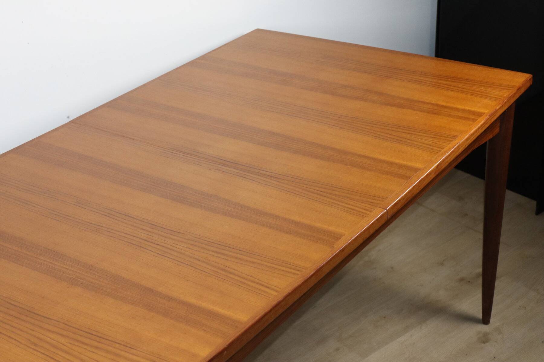 Scandinavian extendable dining table in teak – 1960s