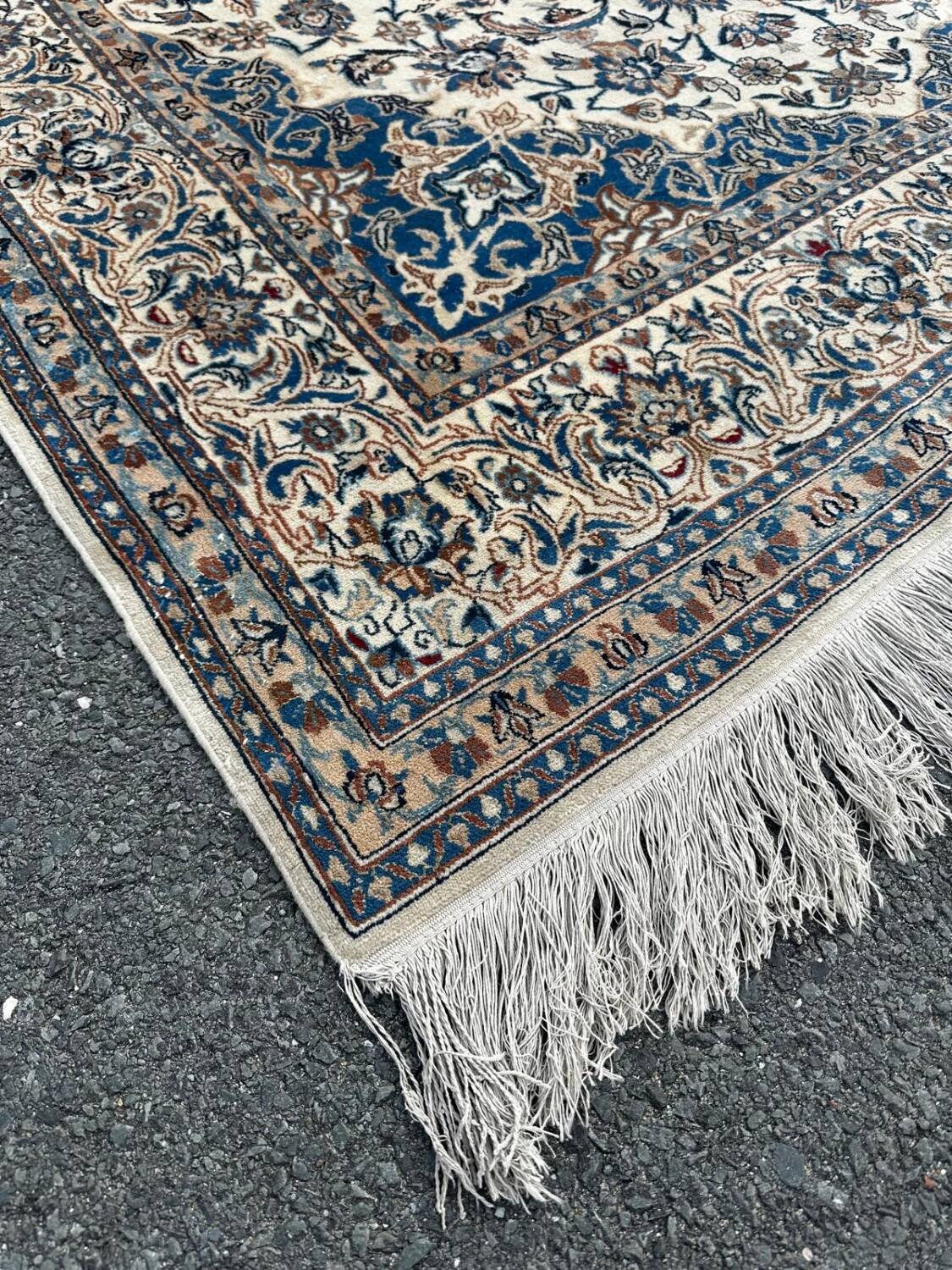 Hand-knotted Dwarf Persian Rug