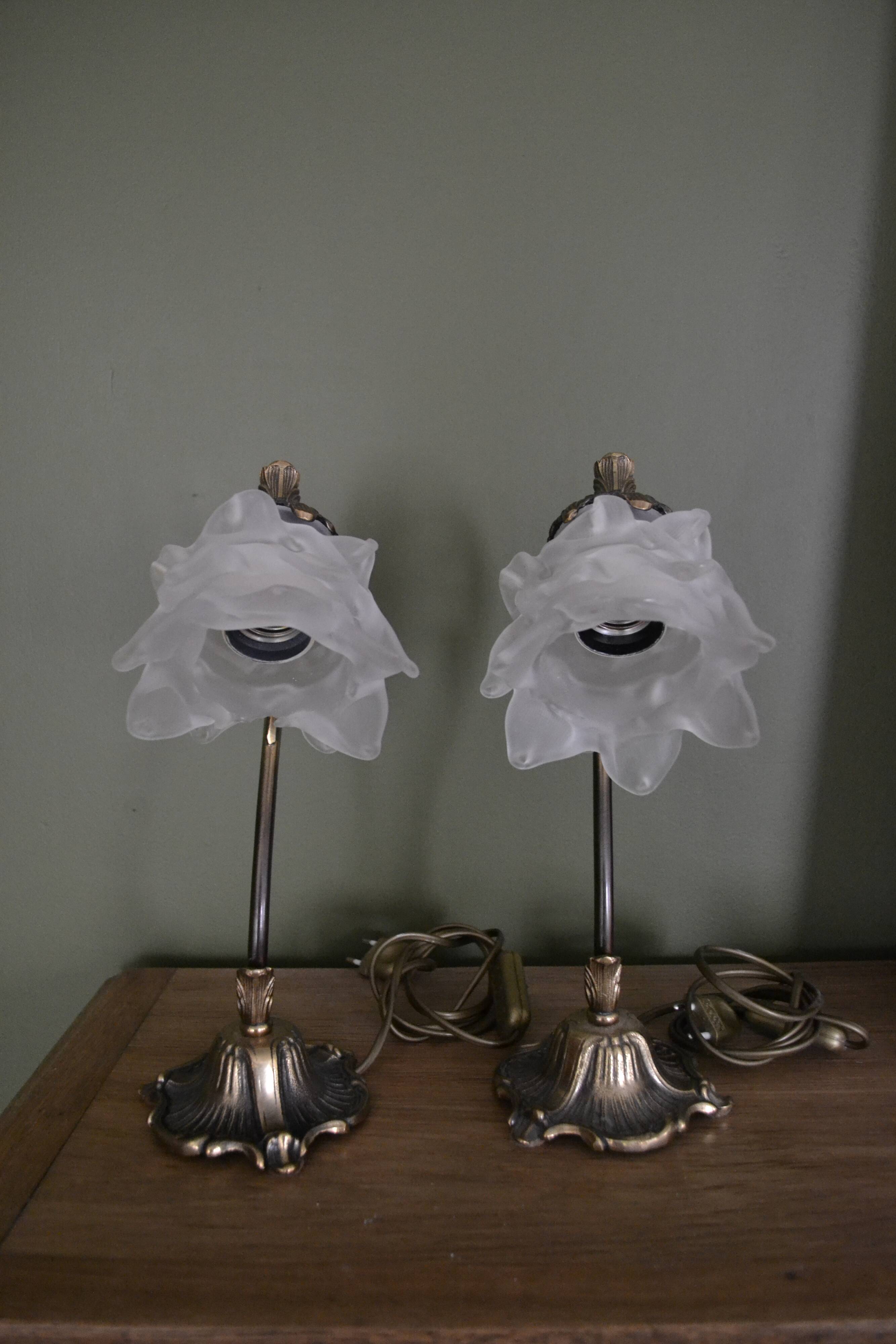 Set of 2 bedside lamps in brass and glass