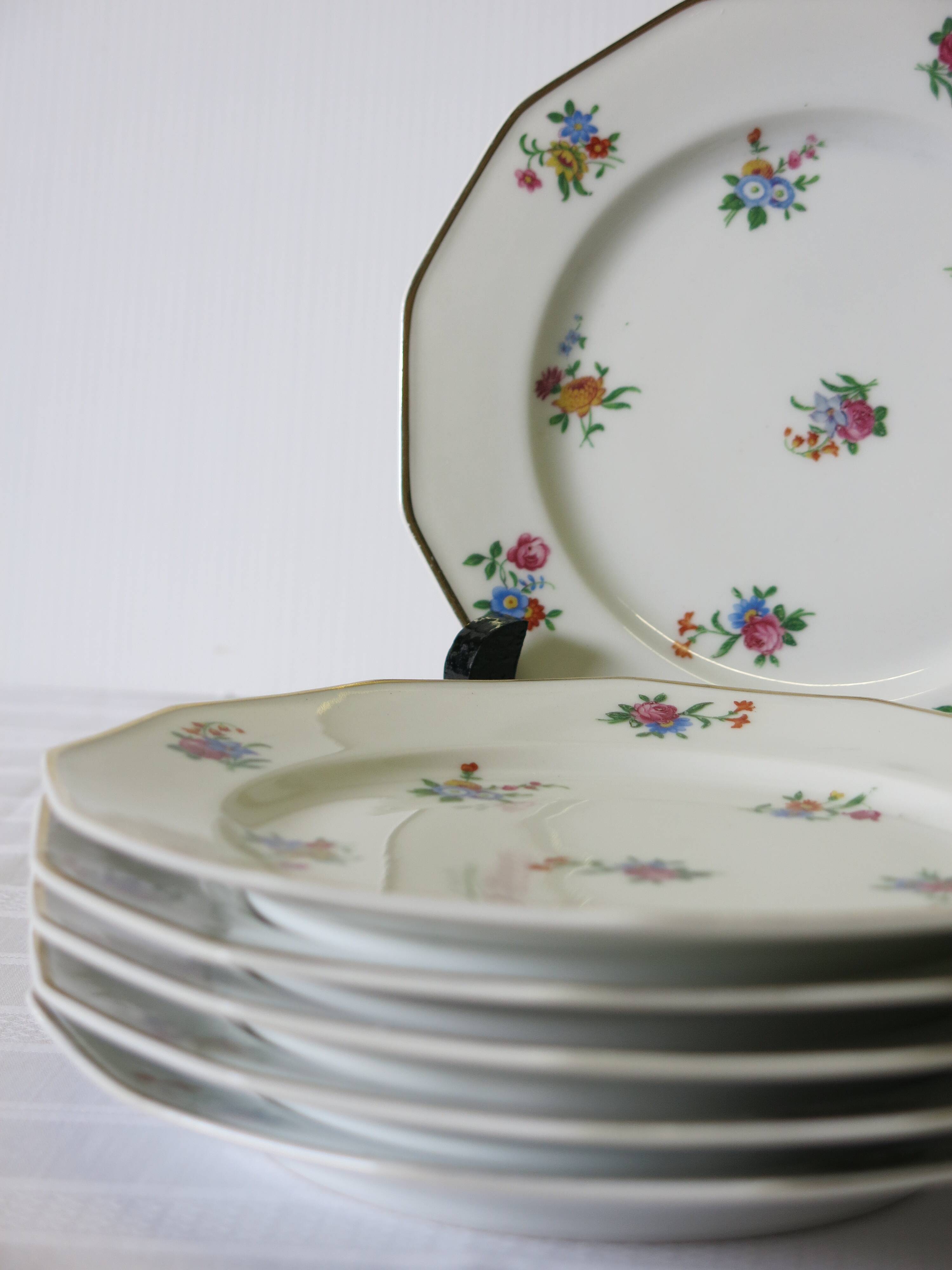 6 porcelain dessert plates from Pil Limoges in very good condition
