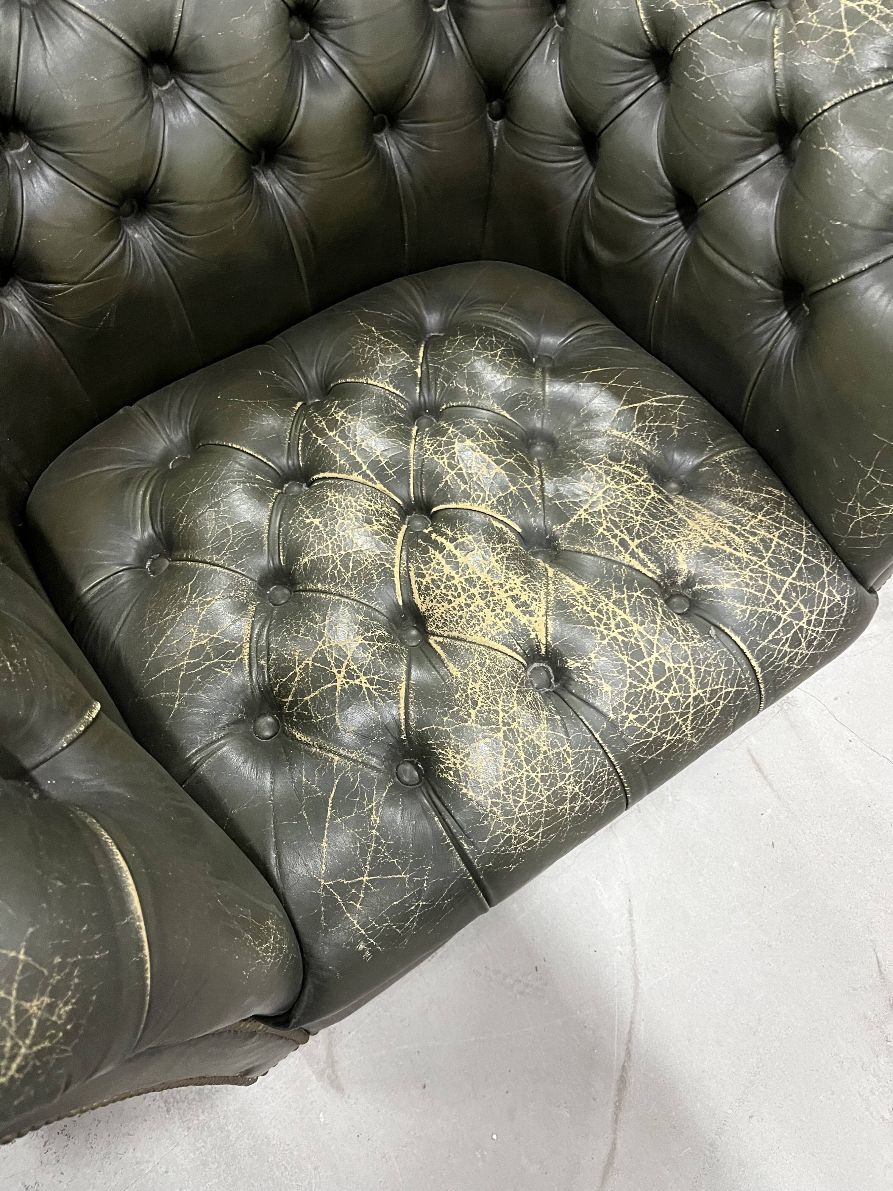 Fauteuil club Chesterfield vert antique