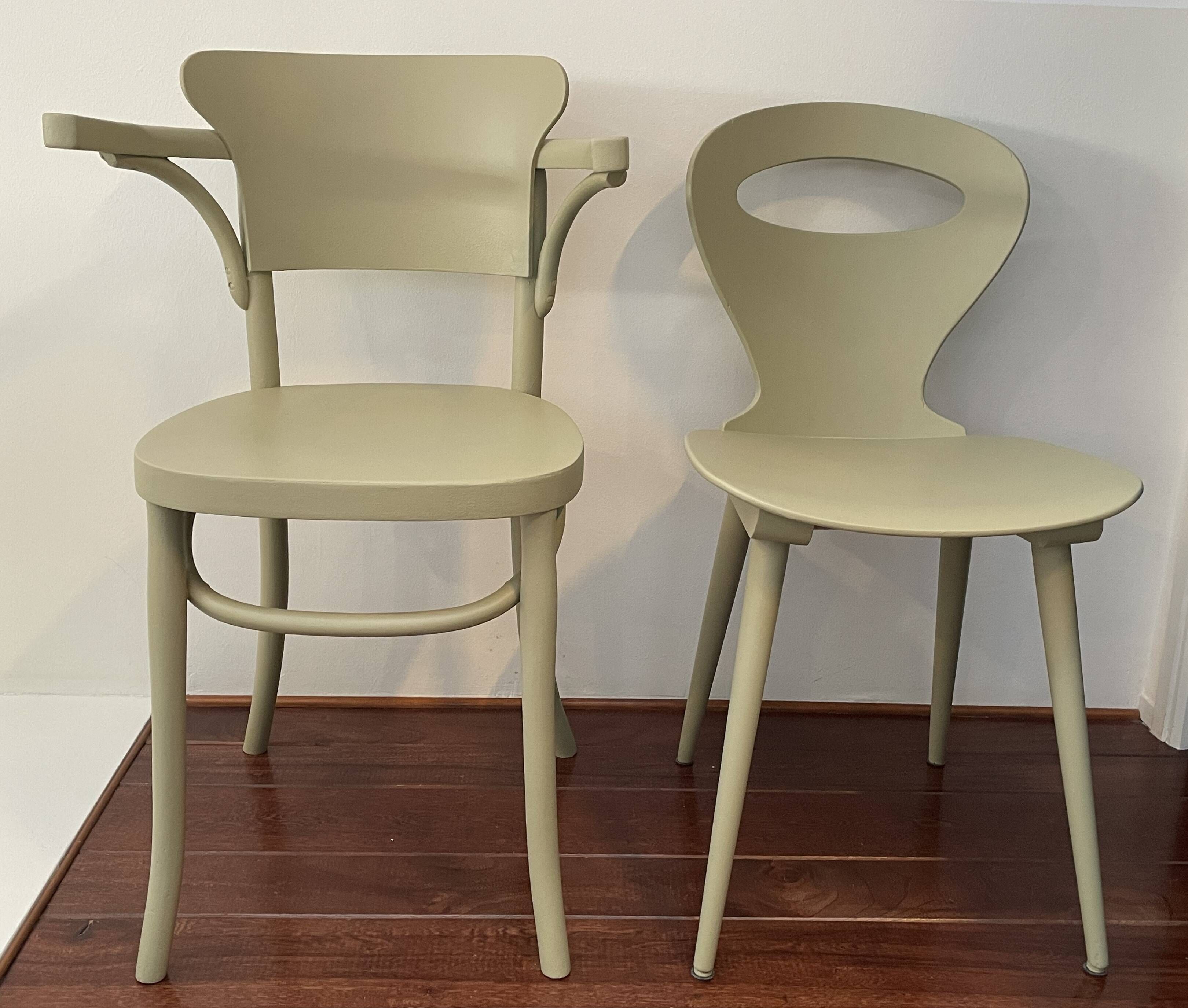 Set of 2 BISTROT wooden seats: BAUMANN chair and LUTERMA armchair.