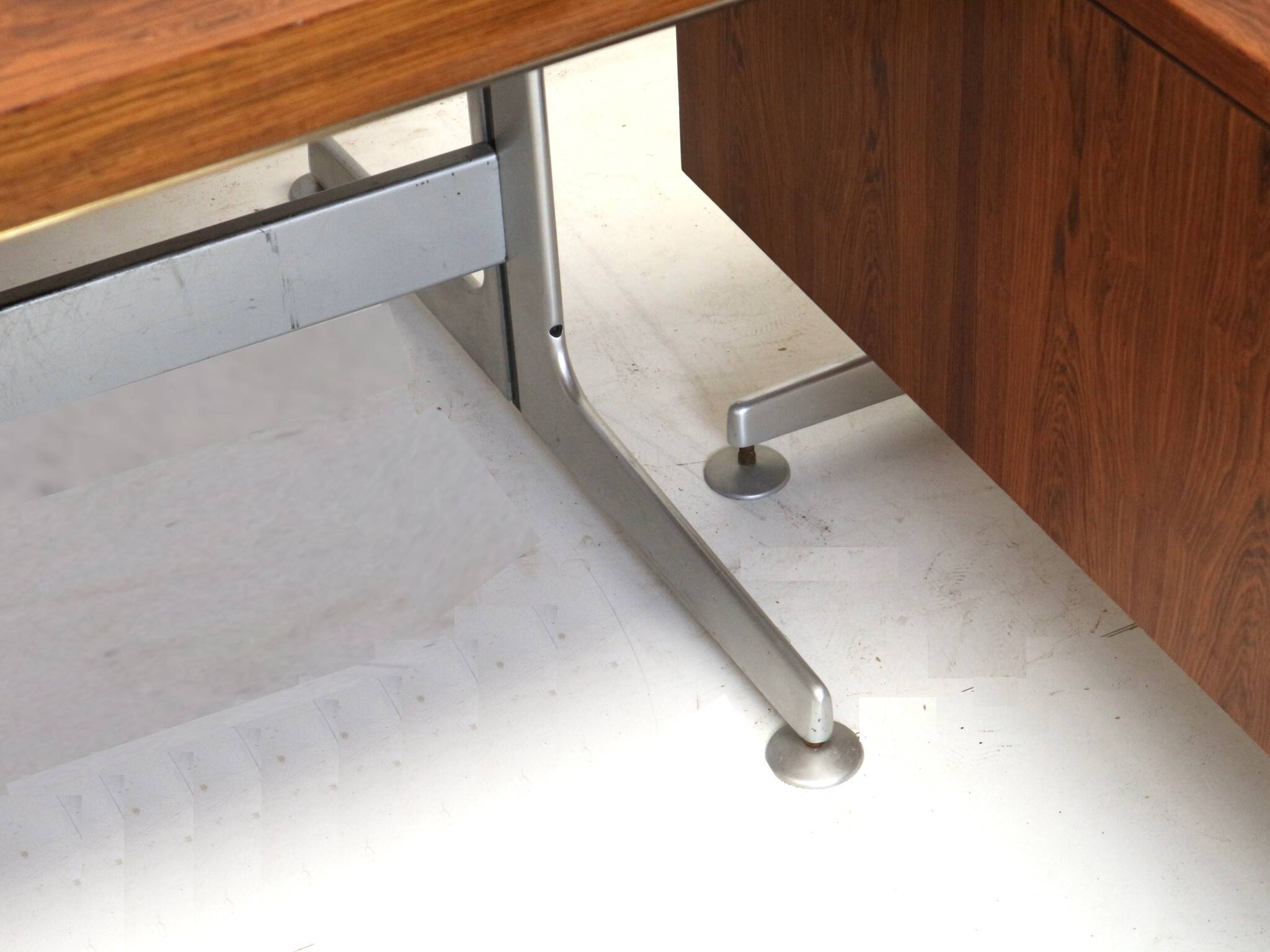 Large exclusive vintage rosewood corner desk by Voko made in the 1960s