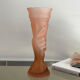 Vase en verre rose Art Déco