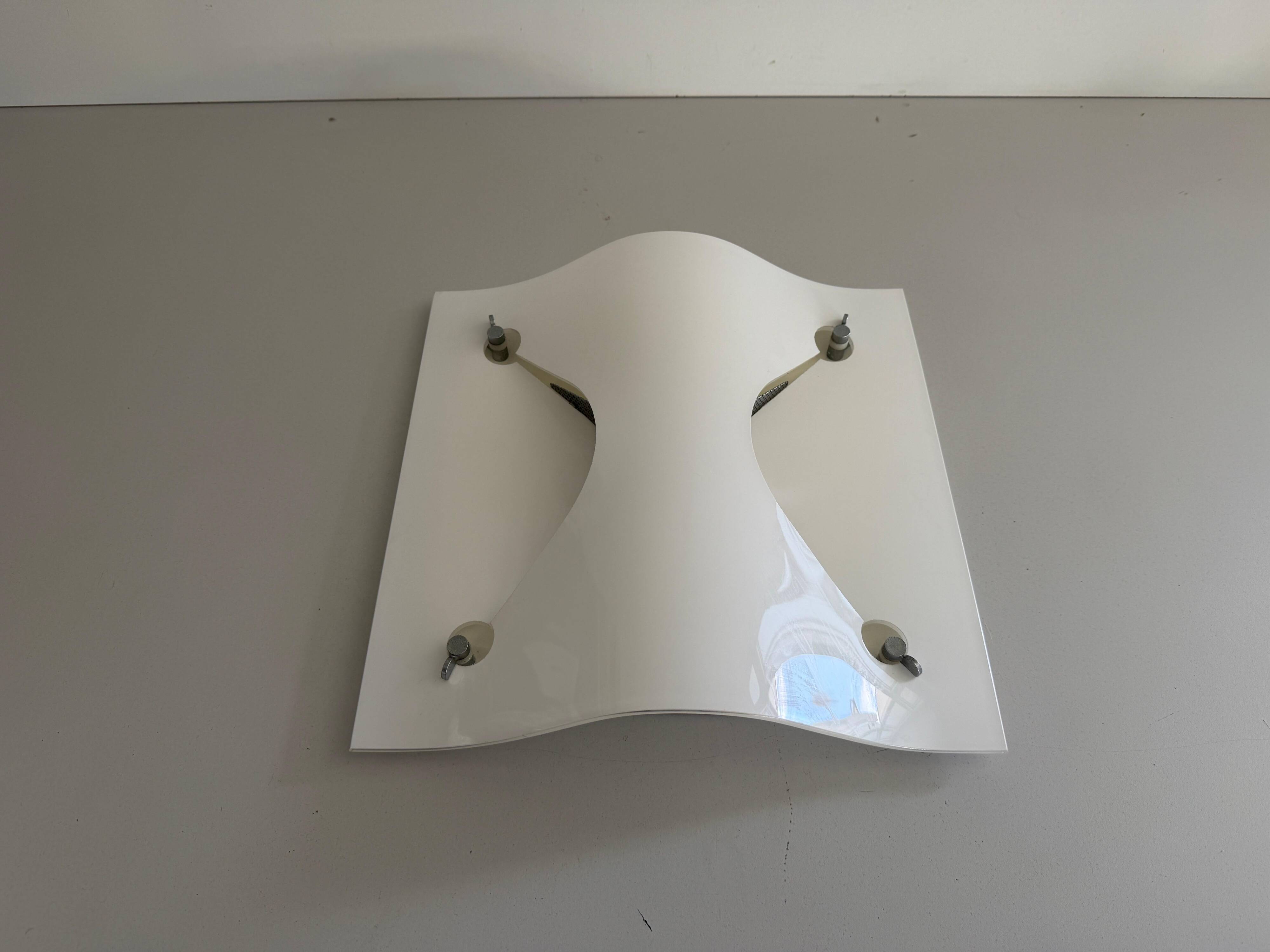 Simple wall light in opal glass with a square design, 1970s, Italy.