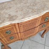 Commode style Louis XVI