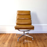 Softpad armchair EA216 by Charles & Ray Eames Herman Miller edition 1970