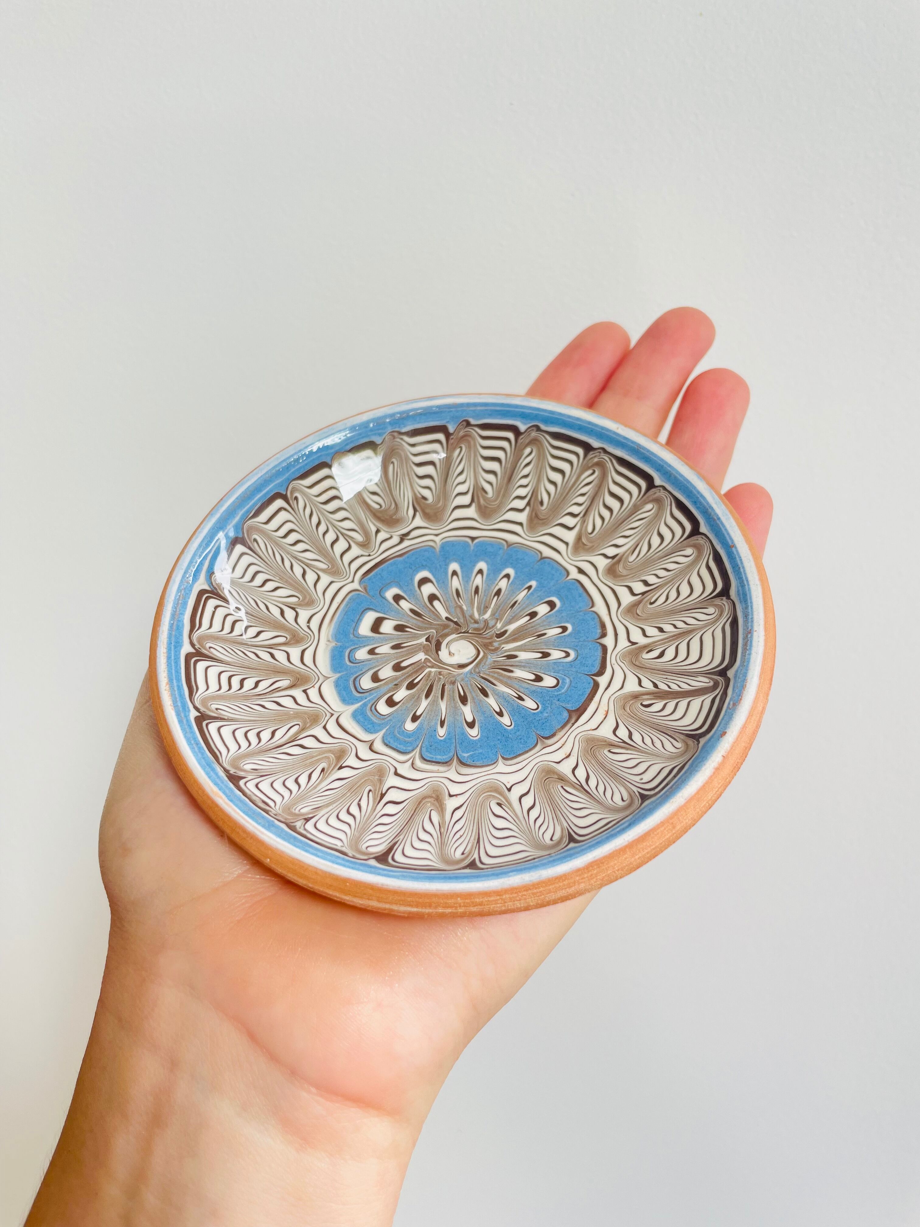 Assiette en céramique artisanat roumain