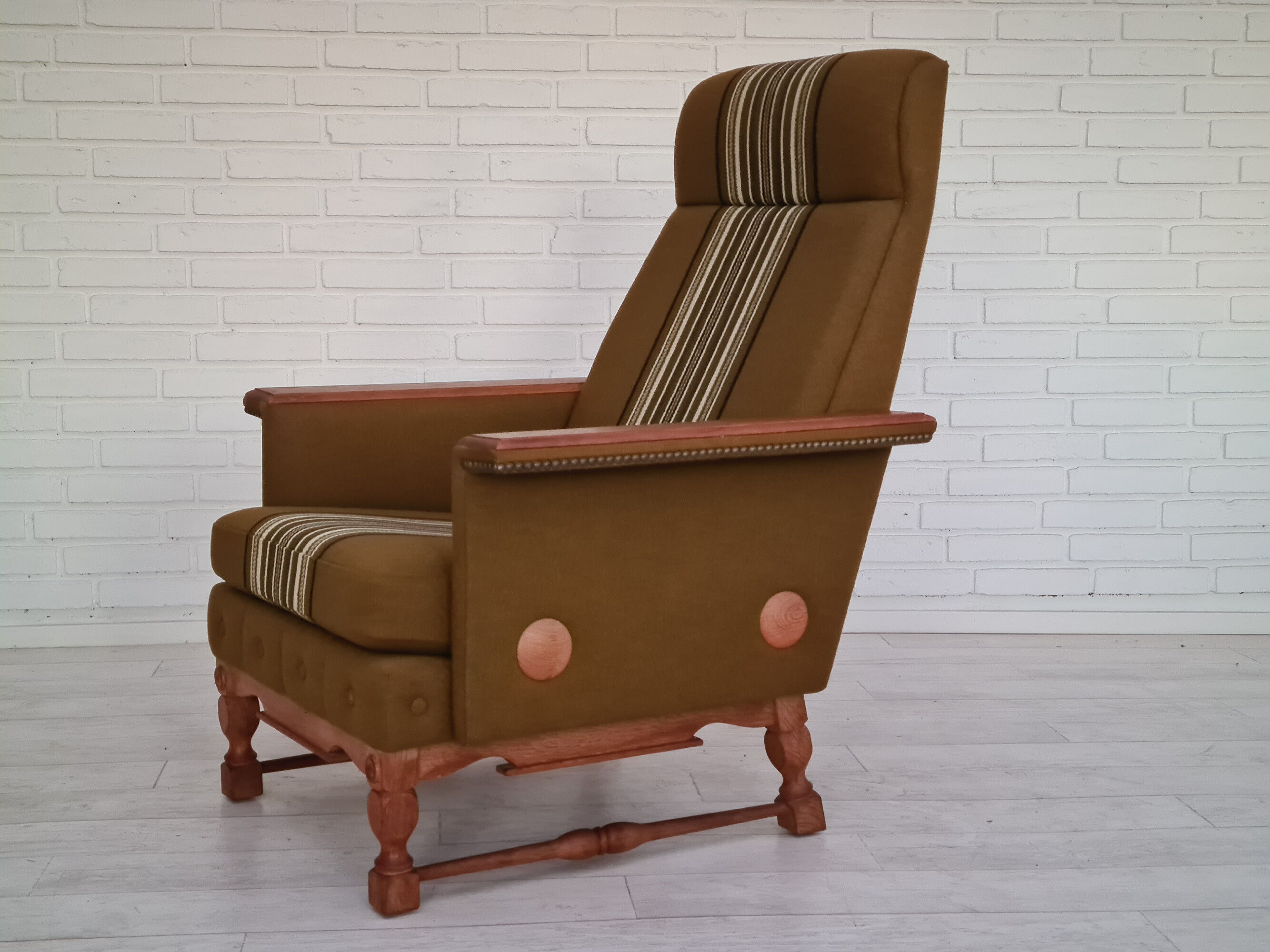 Ensemble de fauteuils bois de chêne laine état d’origine années 1970