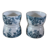 Un lot de 2 Coquetiers Diabolos Terre de Fer fleurs bleu