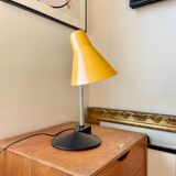 Articulated desk lamp