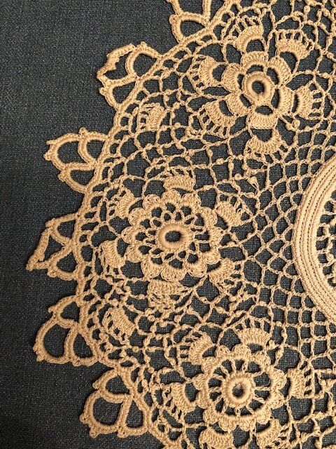 18cm handmade lace placemat