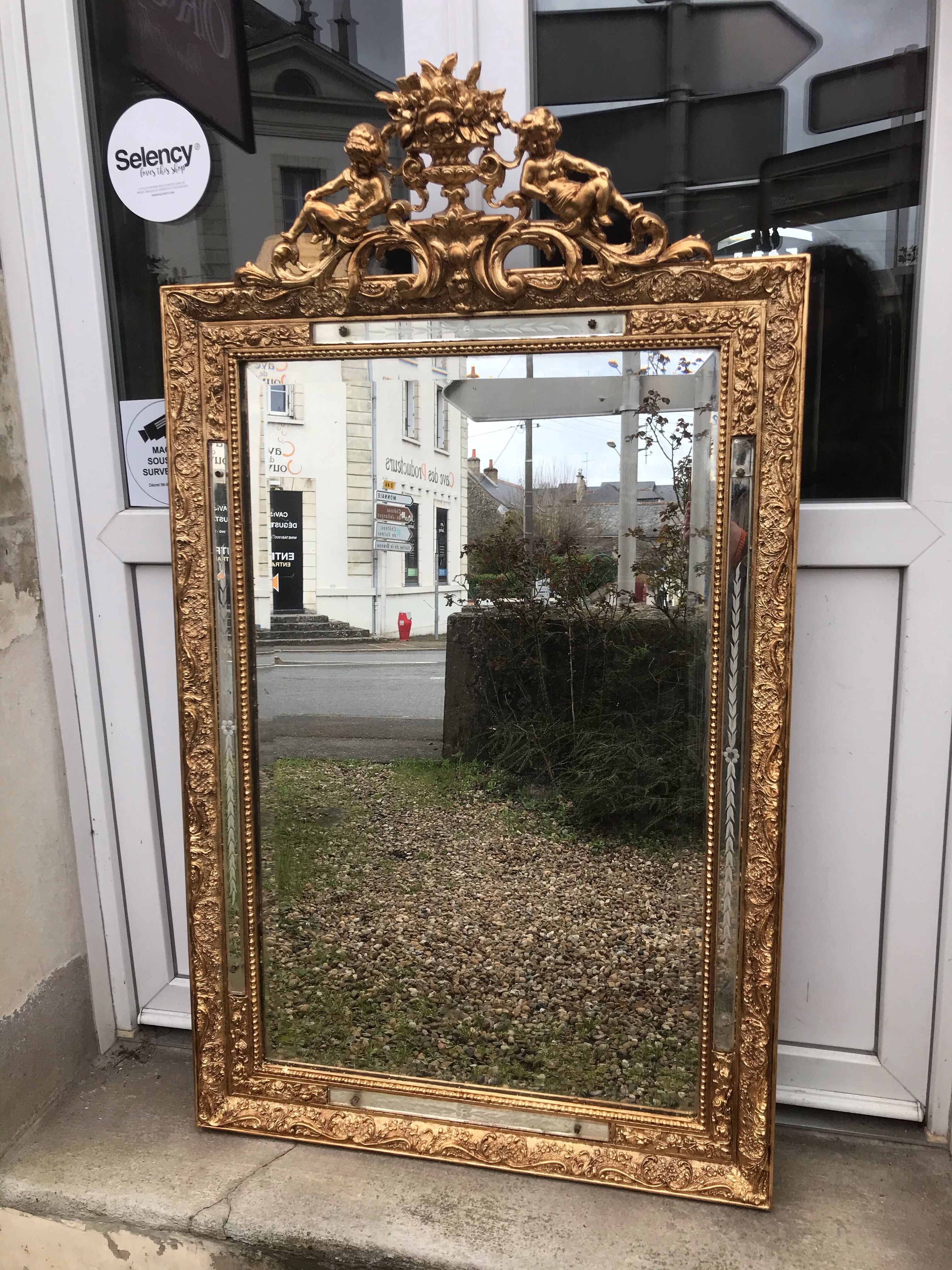 Golden mirror with pediment 134 x 77 cm