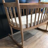 Crib in pearl wood crib