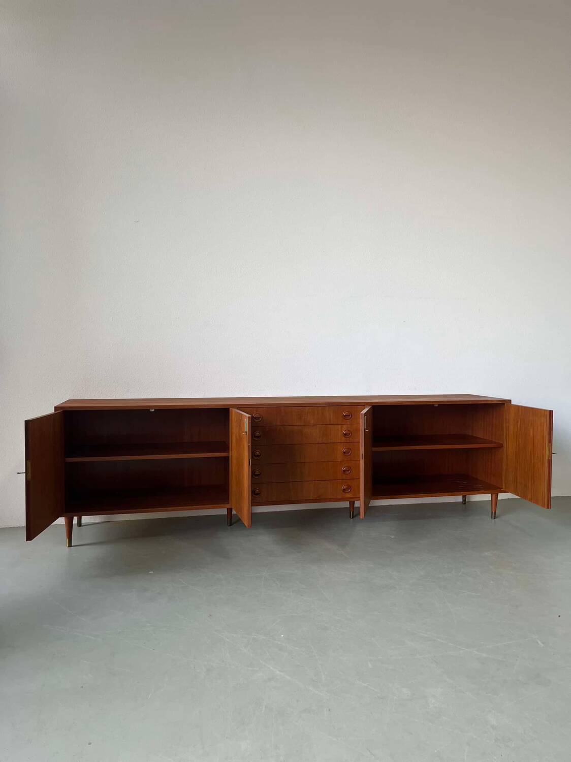 Vintage lowboard XL teak