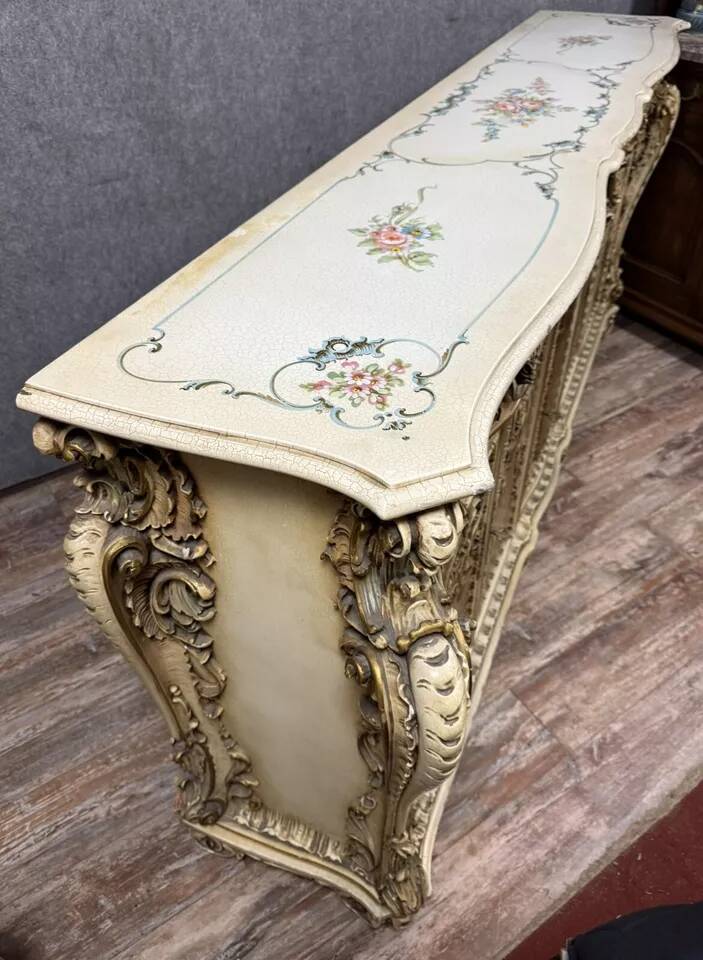 Louis XV Baroque Venetian curved sideboard in lacquered, painted and gilded wood