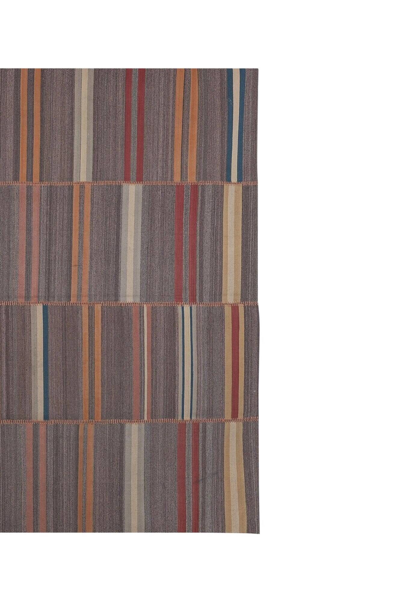 Vintage Turkish kilim, handwoven, 275x314 cm.