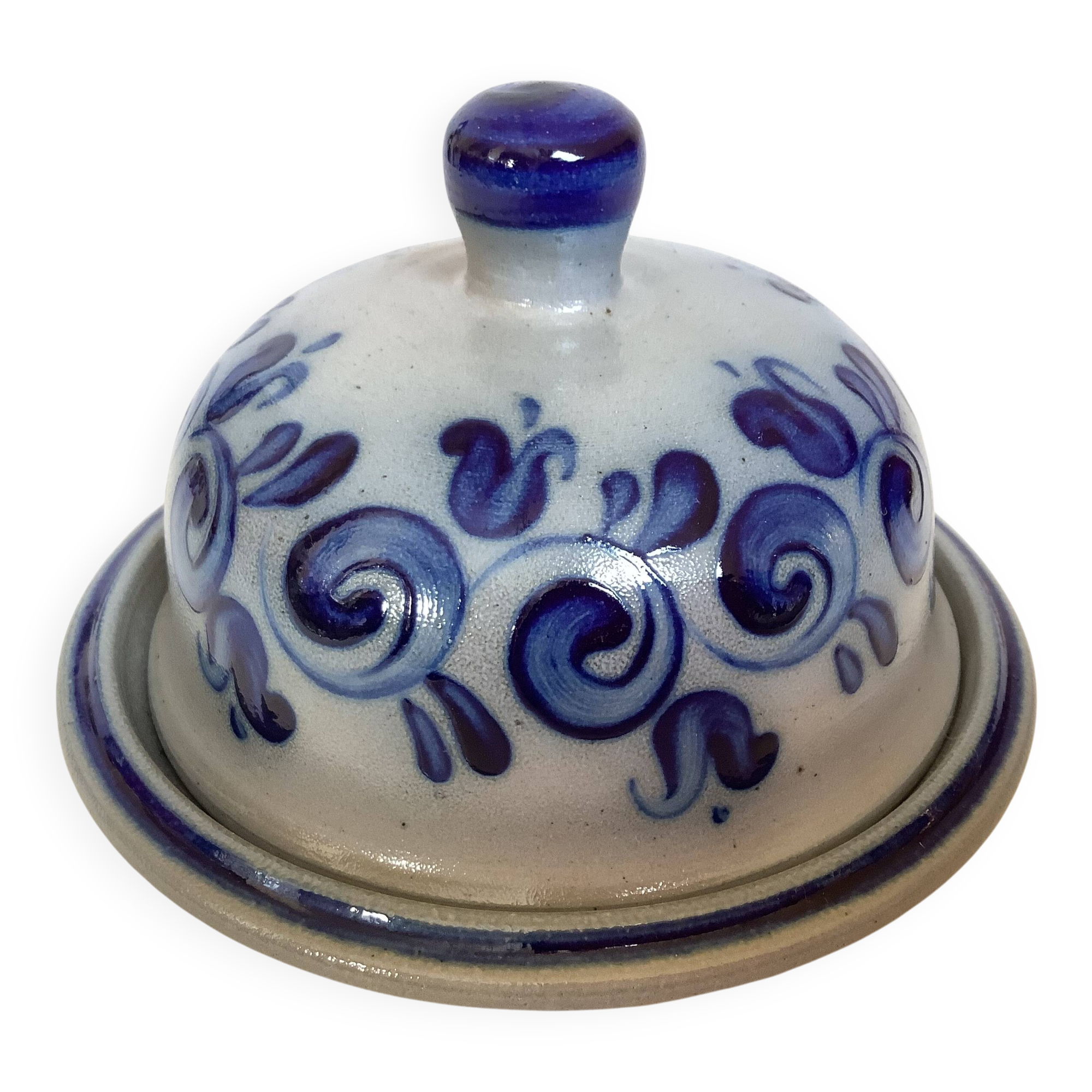 Bell-shaped butter dish in stoneware