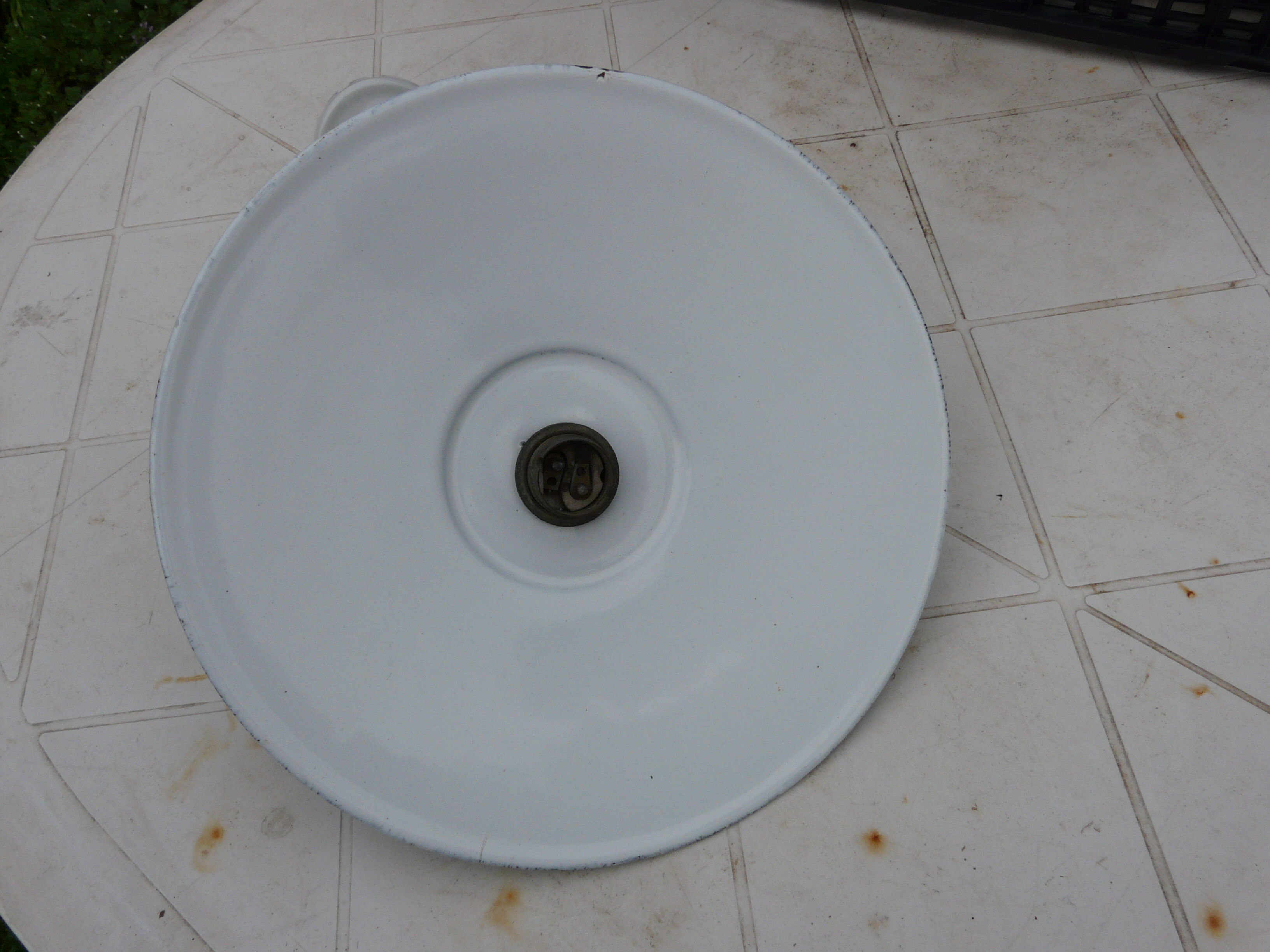 Industrial wall lamp in gooseneck sheet porcelain base