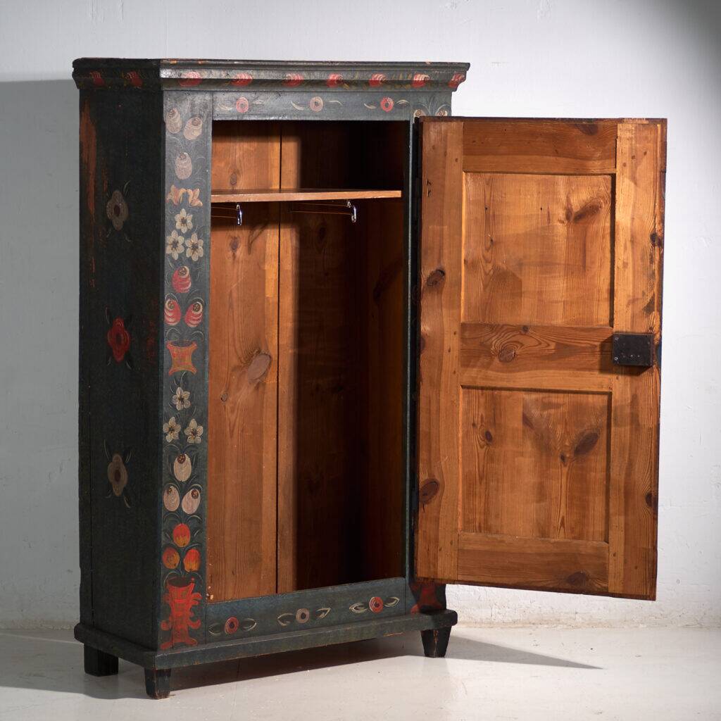 Antique painted pine wardrobe – Austro-Hungarian Empire, Year 1835