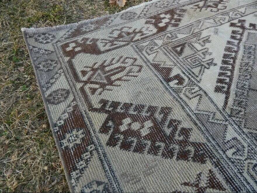 Vintage handmade Turkish rug 120x200 cm