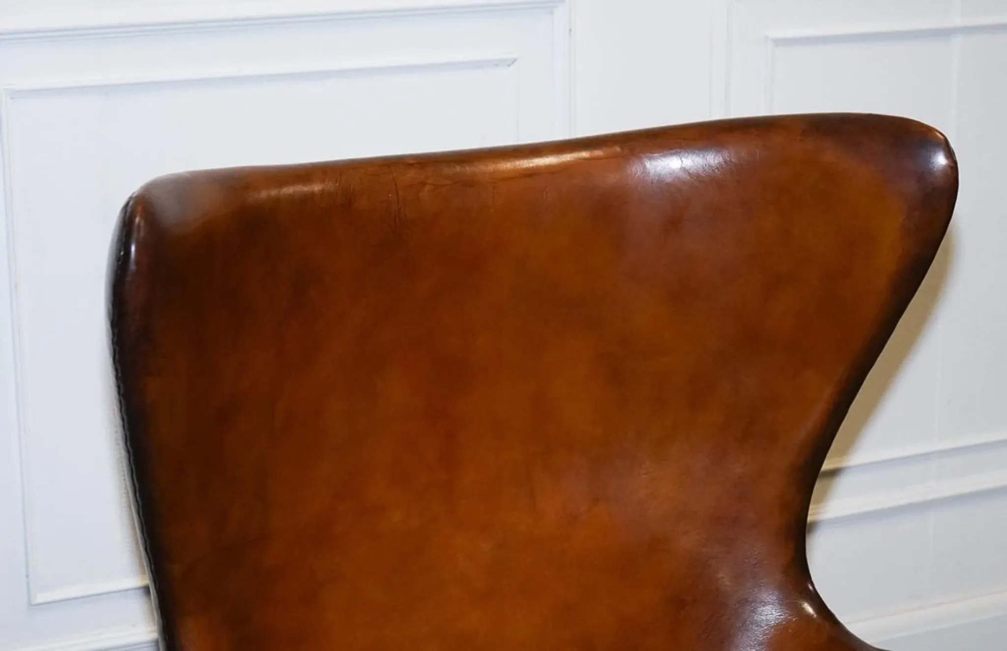 Chaise Egg Vintage Teintée à la Main en Brun Whisky