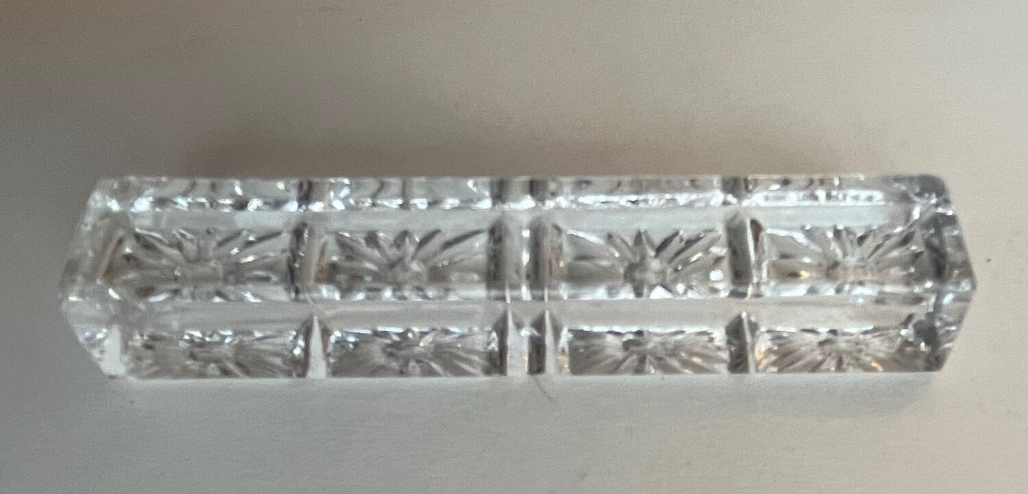 Crystal knife holder