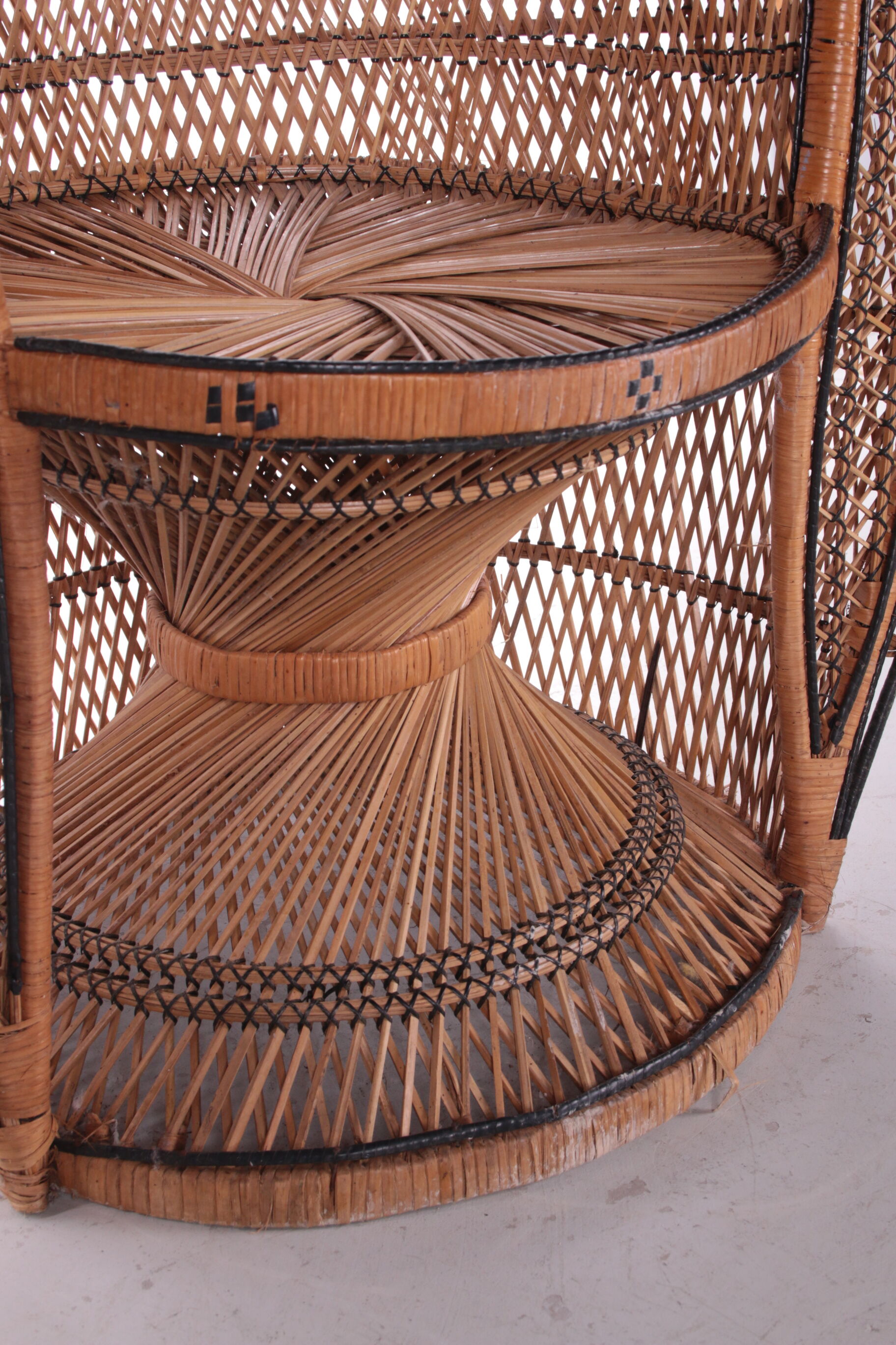 French King Sized Emmanuelle Peacock Chair, 1960s