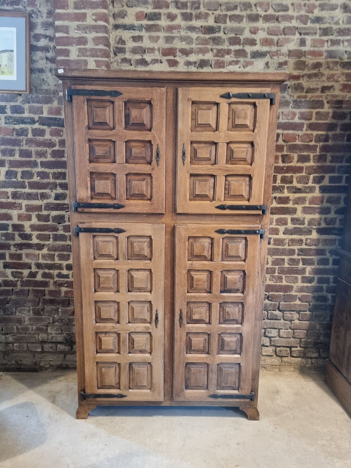 Armoire en chêne massif
