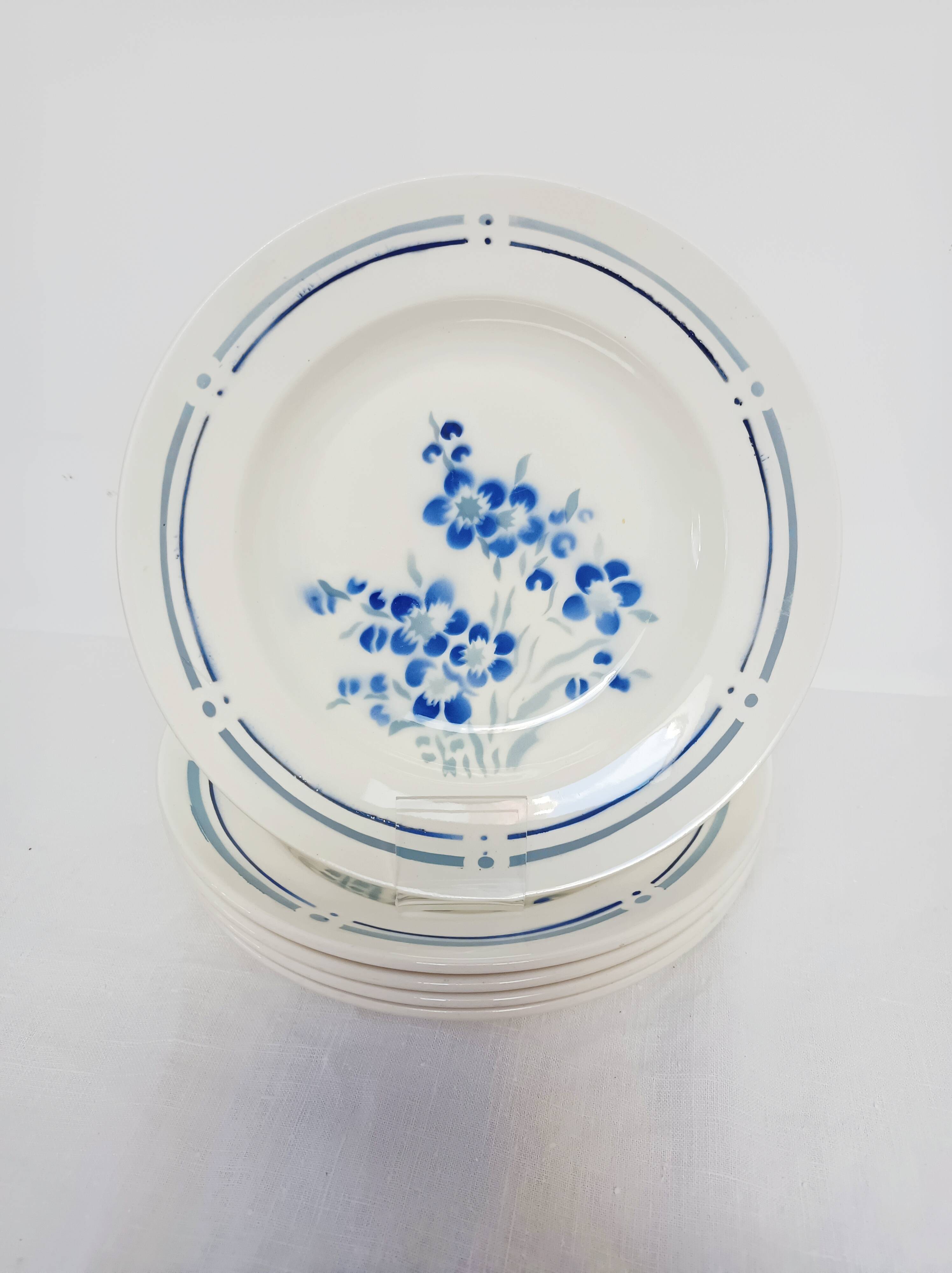 Set of 5 Longchamp plates