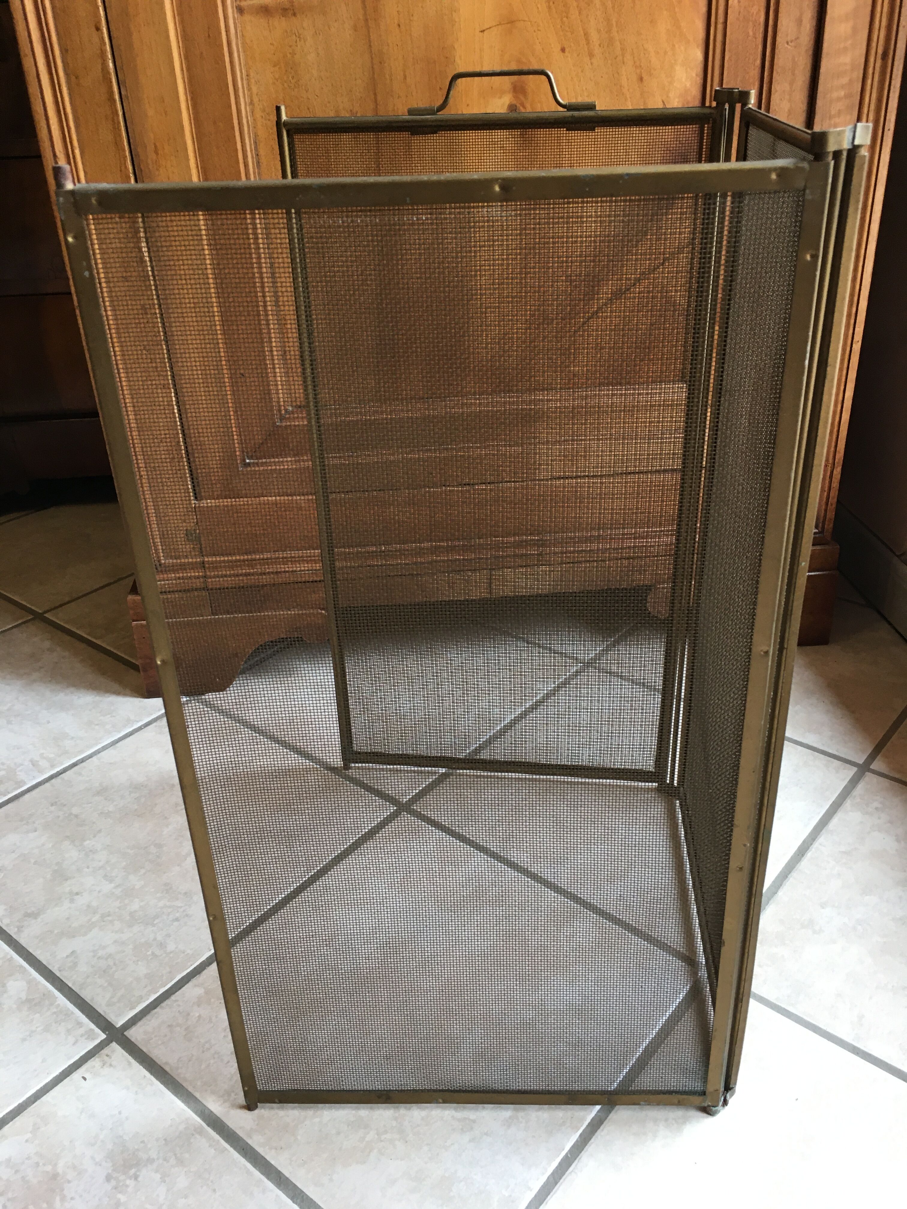 3-shuttered fire pare