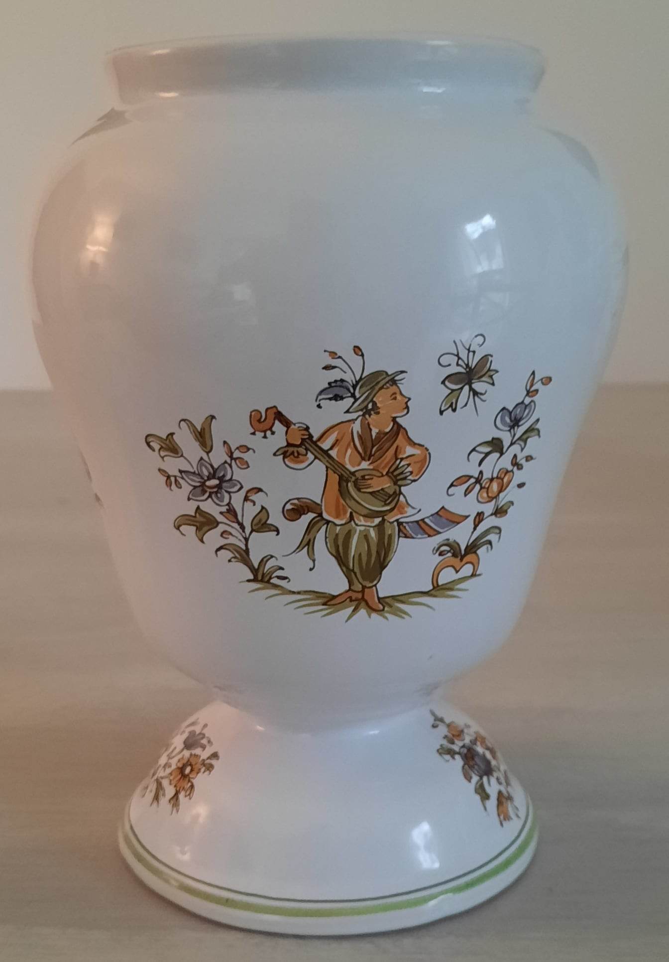 Apothecary pot "equisetum" in faience of moustiers