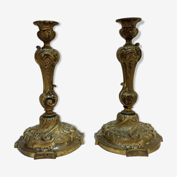 Pair of 19th century Louis XV style torch candlesticks in bronze rocaille arabesque candlestick