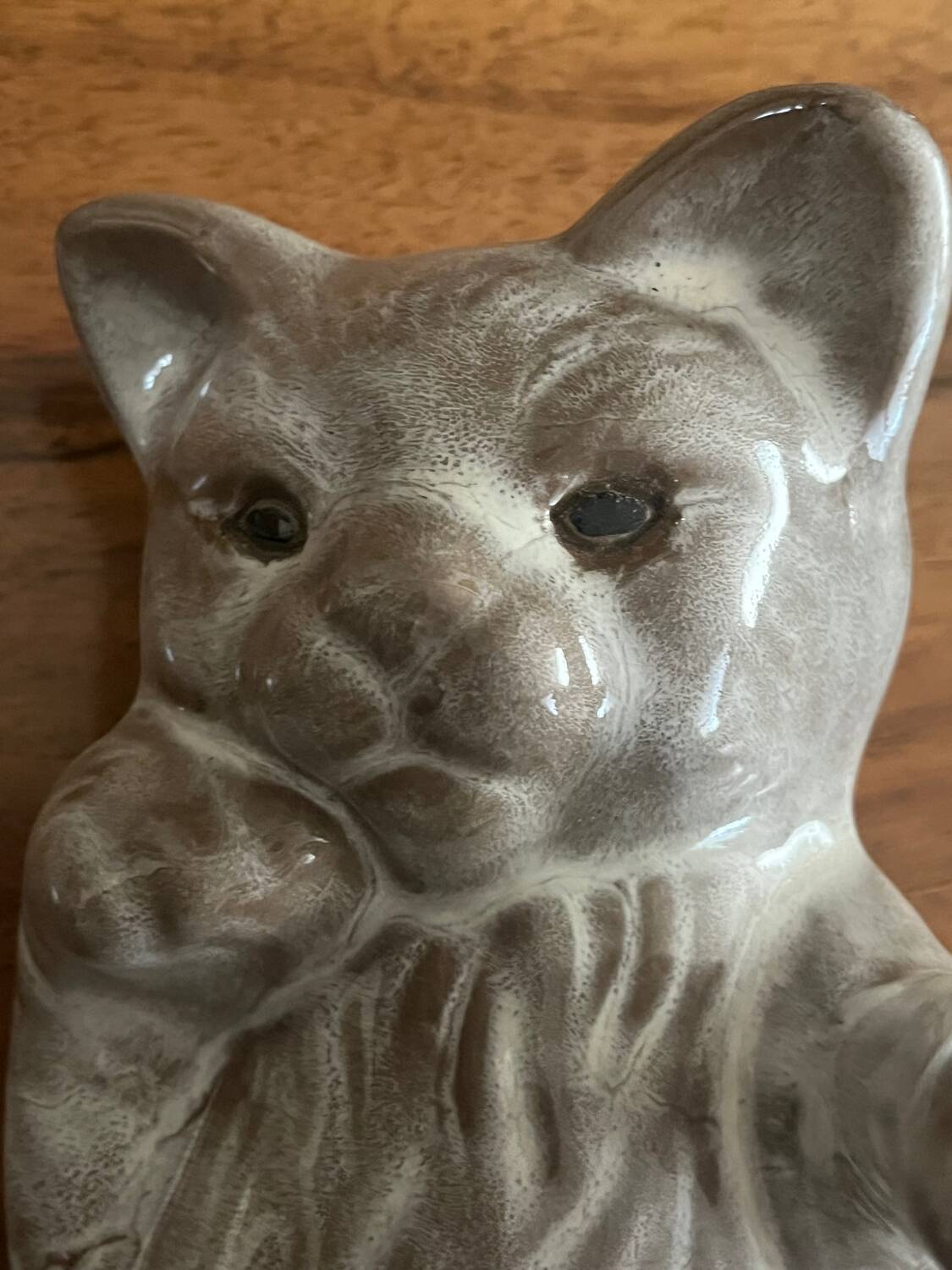 Chat sculpture. Grès . Taille réelle