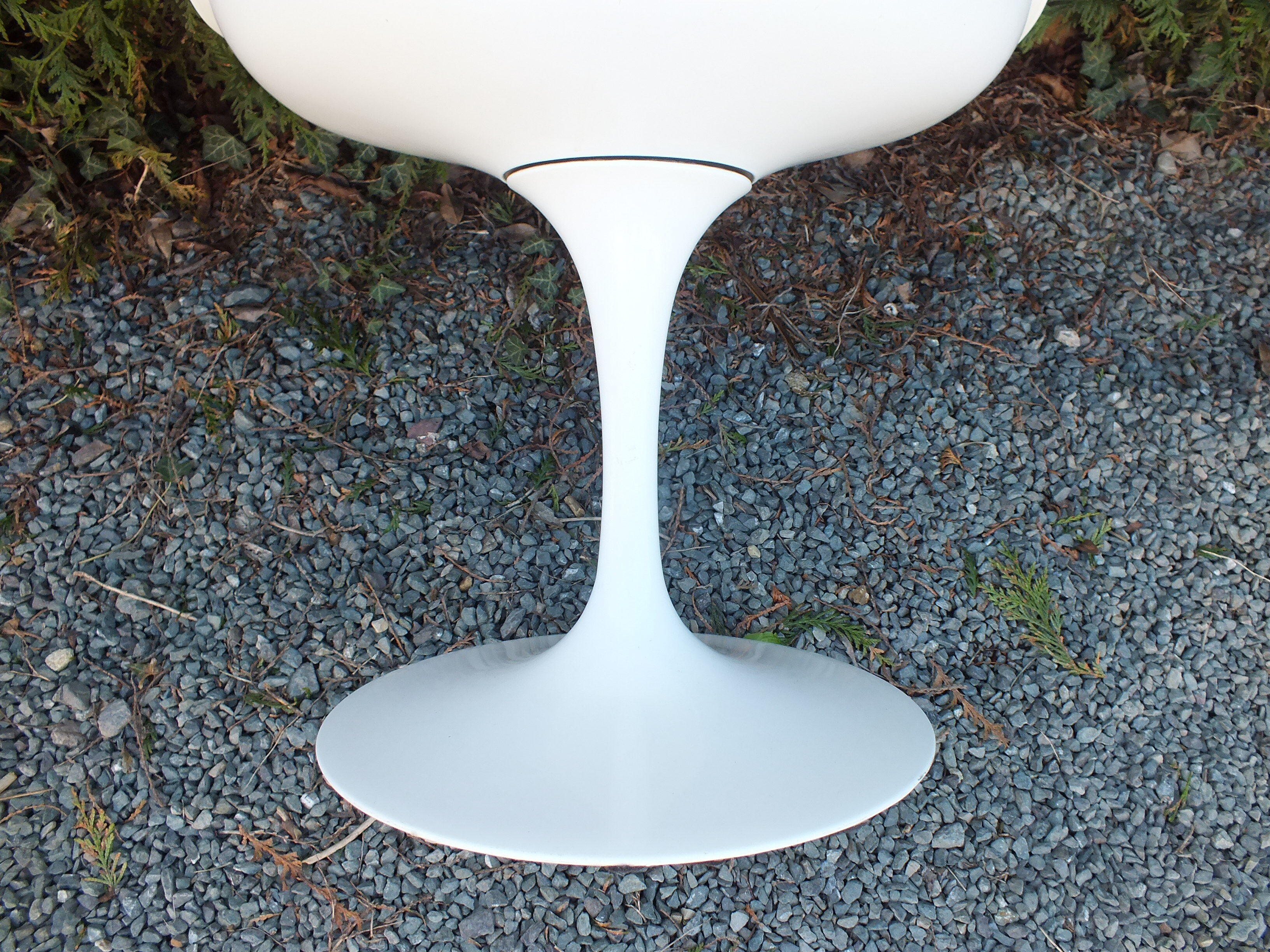 Tulip Chair Knoll International Design Saarinen