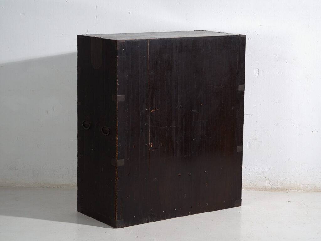 Antique Japanese commode Isho-Dansu in paulownia – Meiji/Taishō period – circa 1890-1920